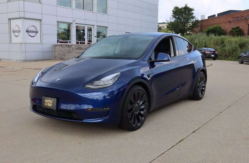 Tesla Model Y 2022, driven by Deputy Mayor of Kyiv Petr Olenich