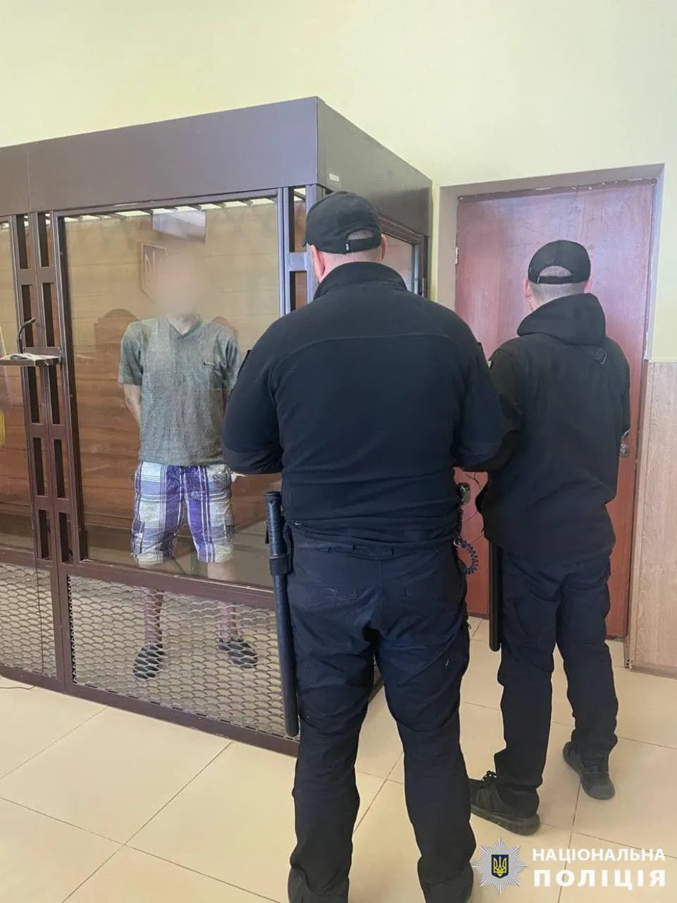 На Київщині чоловік через зауваження ледь не вбив сусіда. Подробиці справи