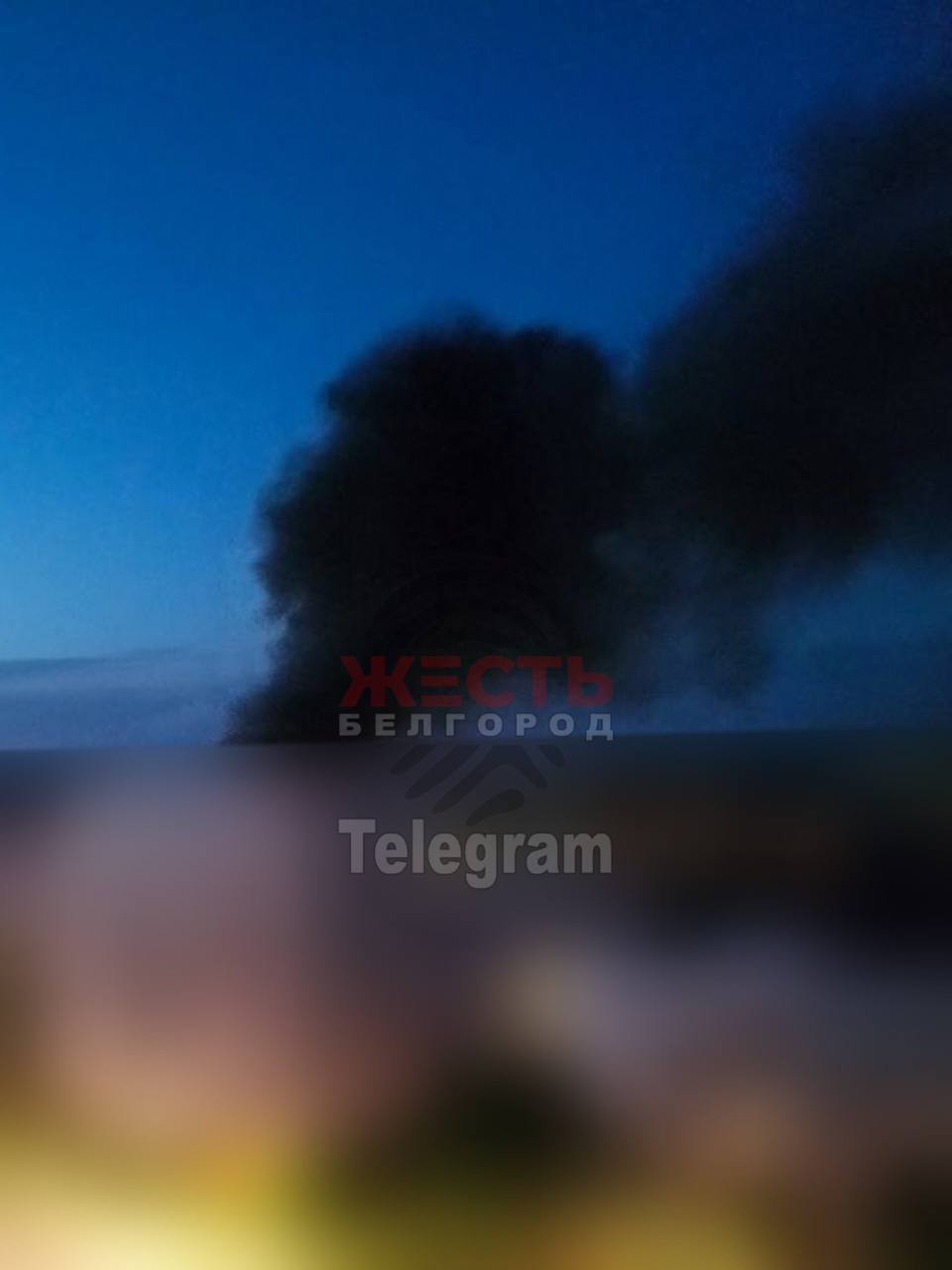 У російському Бєлгороді пролунали вибухи, над містом видніється дим. Фото і відео