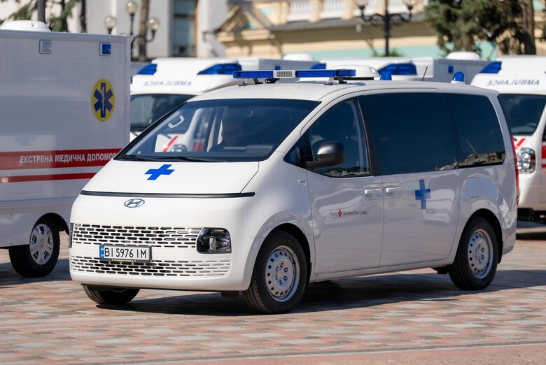 Автомобили скорой для Украины от Южной Кореи.