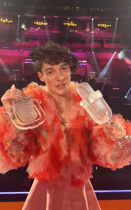 У победителей Евровидения 2024 года забрали хрустальный микрофон. Что известно dqxikeidqxitkant