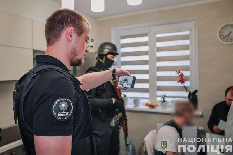 Police uncovered a large-scale scheme for producing counterfeit documents in Kharkov and Mukachevo (photo, video) dqxikeidqxitkant