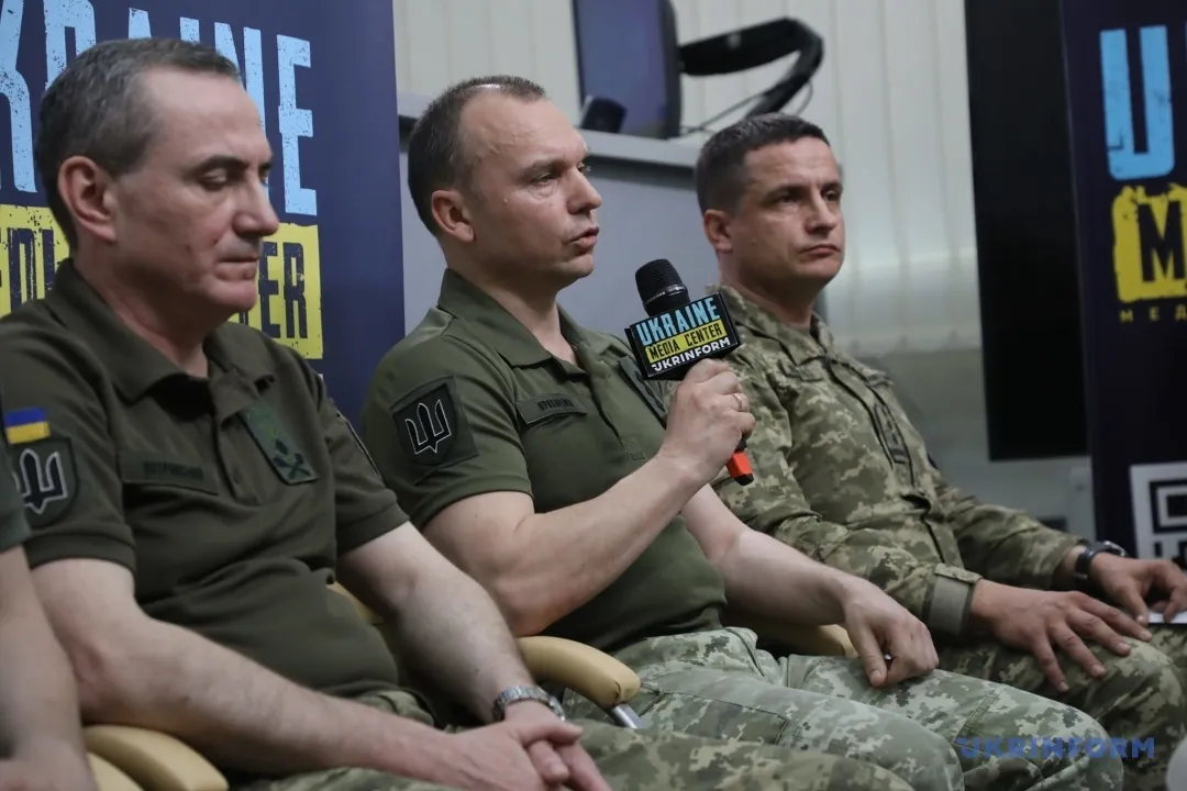 Армія РФ нарощує свої угрупування на кордоні зі ще двома областями: у Генштабі розповіли подробиці