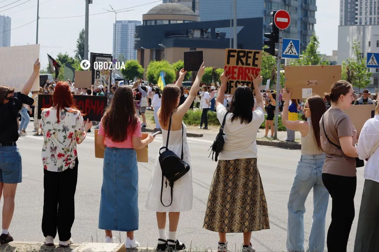 Полон це пекло: в Києві влаштували акцію на підтримку полонених Free Azov