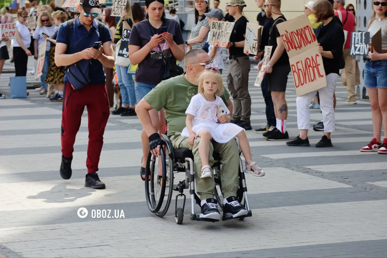 Полон це пекло: в Києві влаштували акцію на підтримку полонених Free Azov