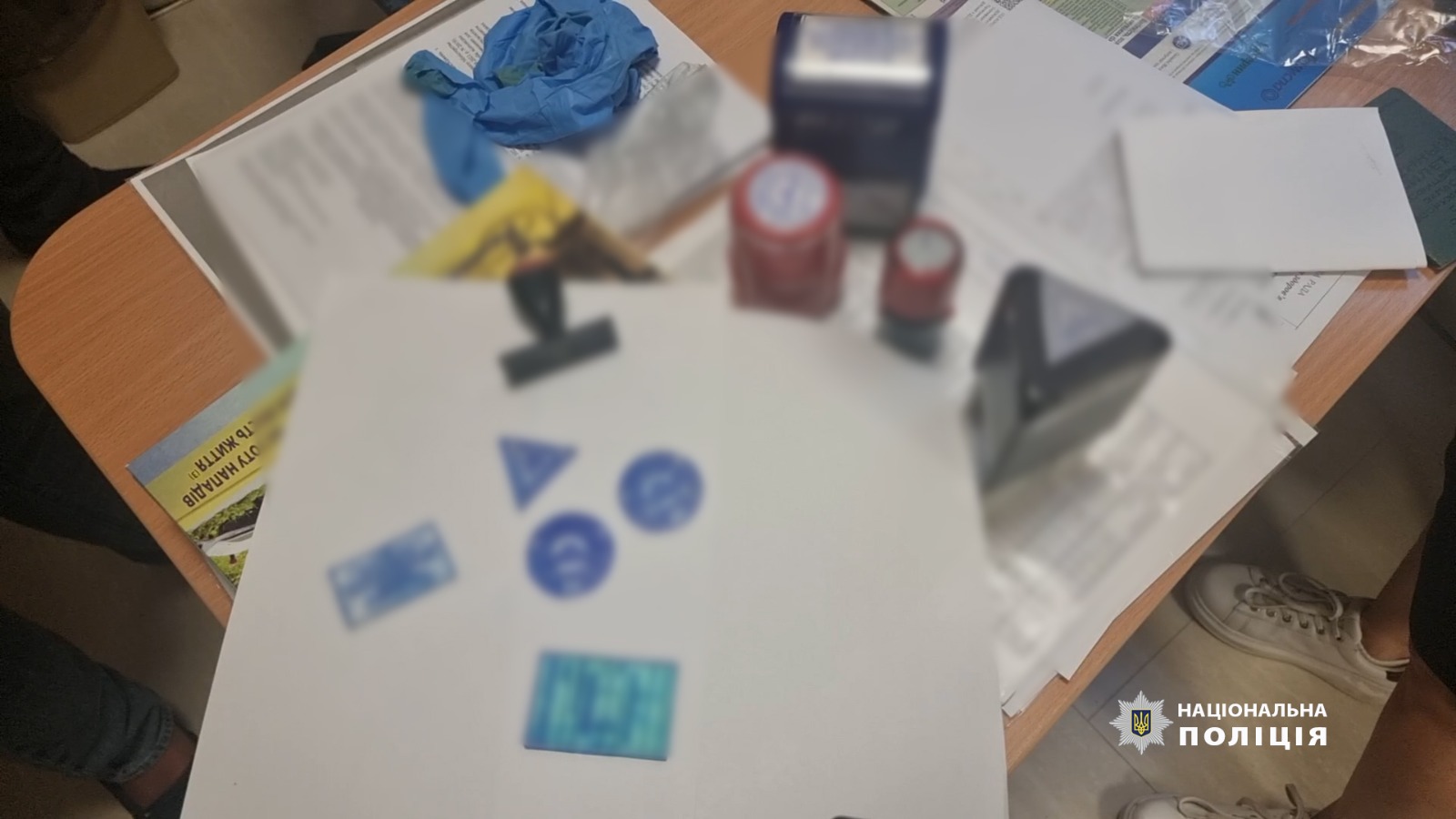 подделывали документы об инвалидности и препятствовали законной деятельности: одесские полицейские ликвидировали преступную группу