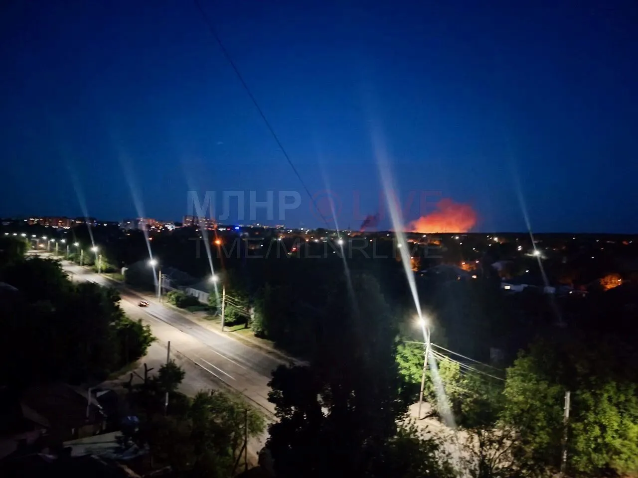 В Луганске раздались взрывы: горит объект российских окупантов. Фото и видео