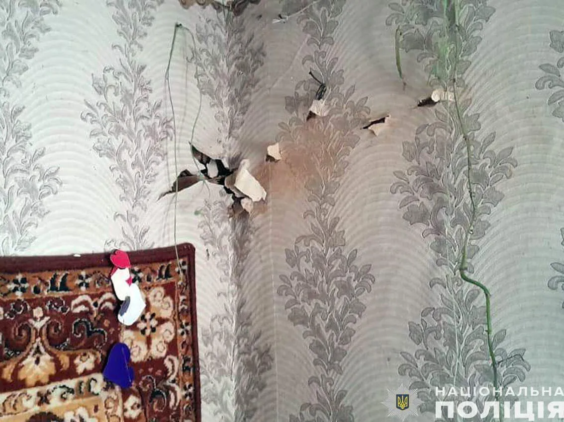 Загинув мирний житель, який під час вибухів був у власному будинку