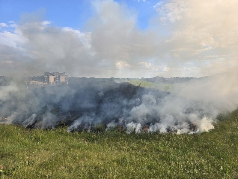 Росіяни вдарили двома авіабомбами по гольф-клубу в Харкові 28 травня: фото наслідків dqxikeidqxitkant