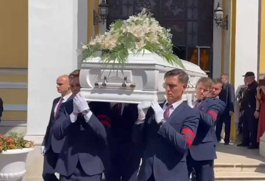 В Москве простились с Заворотнюком, которую до неузнаваемости изменила болезнь: пришла пропутинская элита и предатели Украины dqxikeidqxitkant