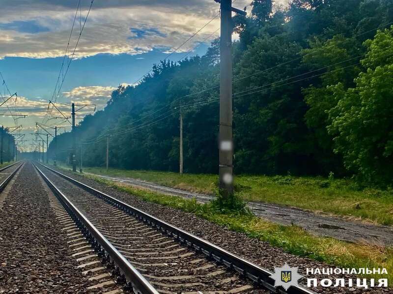 В Киевской области поезд сбил насмерть 13-летнюю девочку. Подробности трагедии dqxikeidqxiqqeant