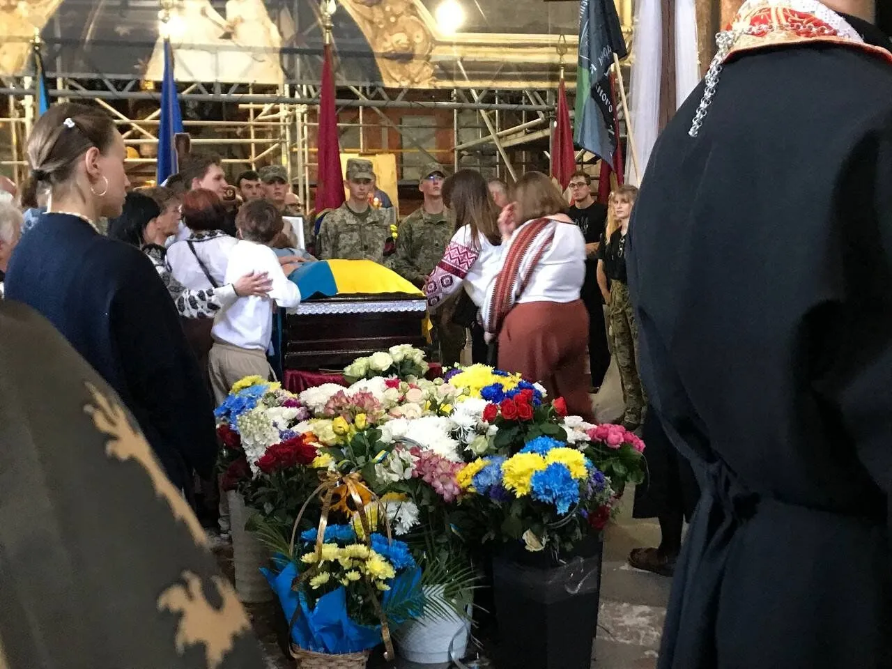 Во Львове простились с боевой медикиней Ириной Цыбух. Фото и видео dqxikeidqxitkant