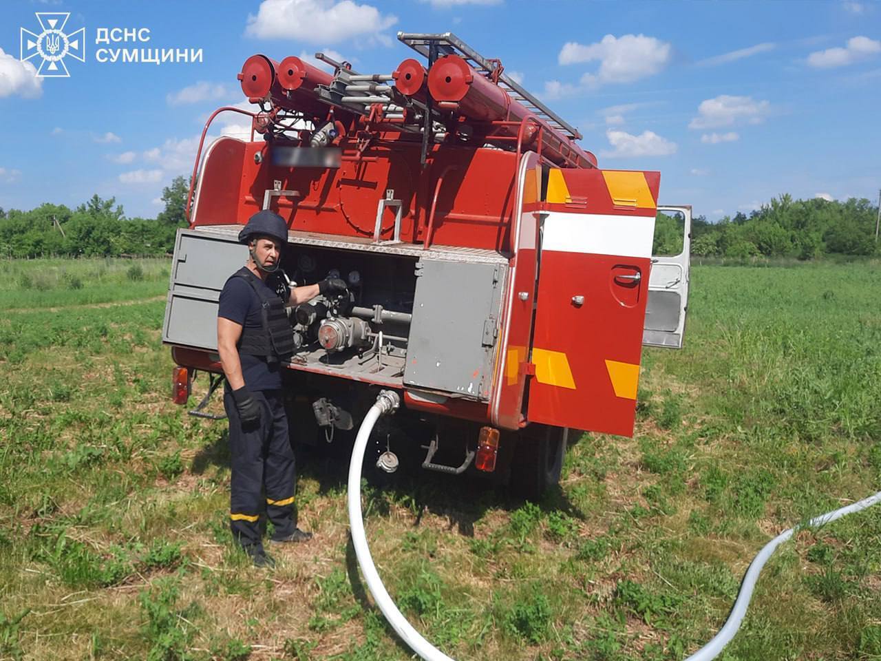 На місці працювали екстрені служби