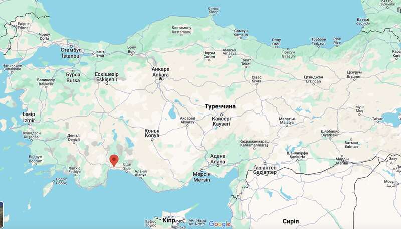 В турецькій Анталії вирує масштабна лісова пожежа: вогонь гасять з літаків та гелікоптерів. Фото