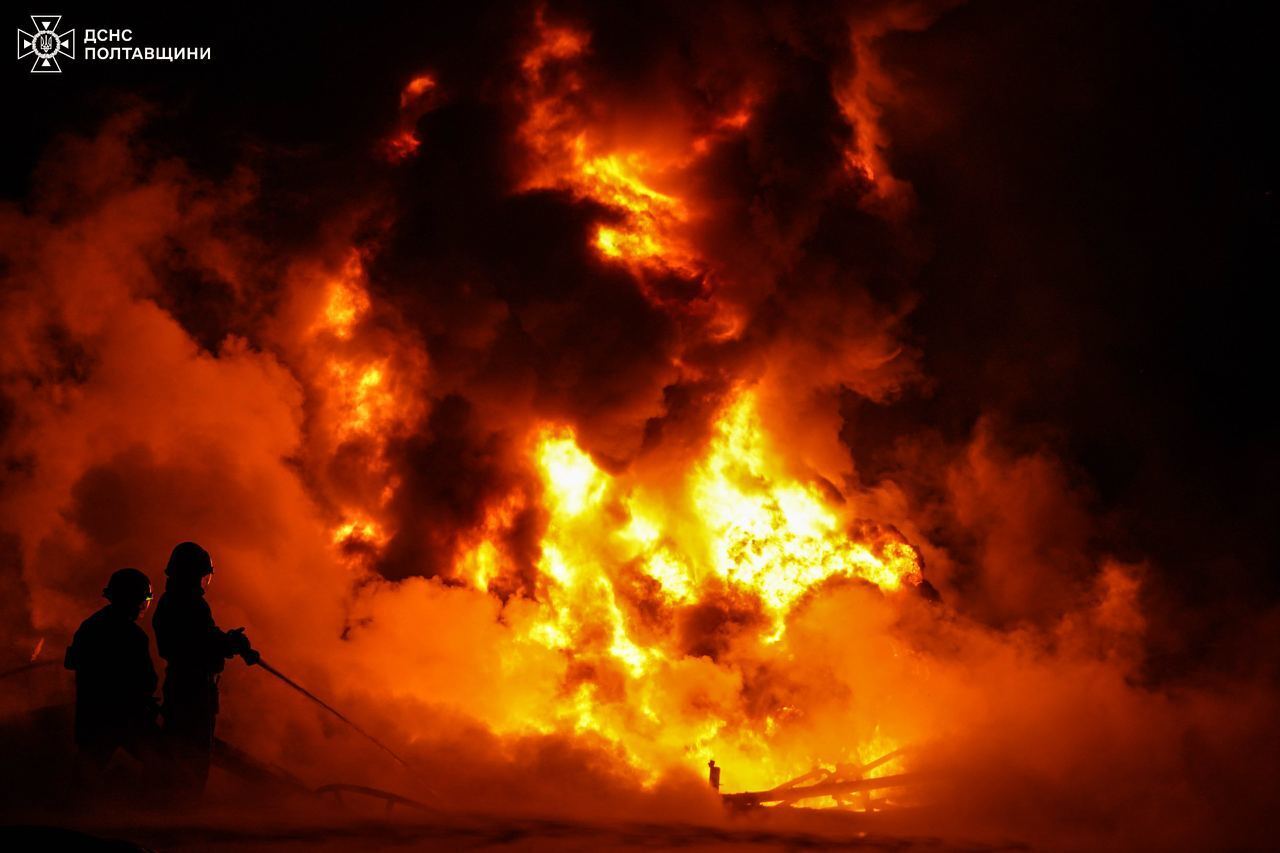 Зеленський подякував рятувальникам, які борються за життя кожного українця: щемливі фото