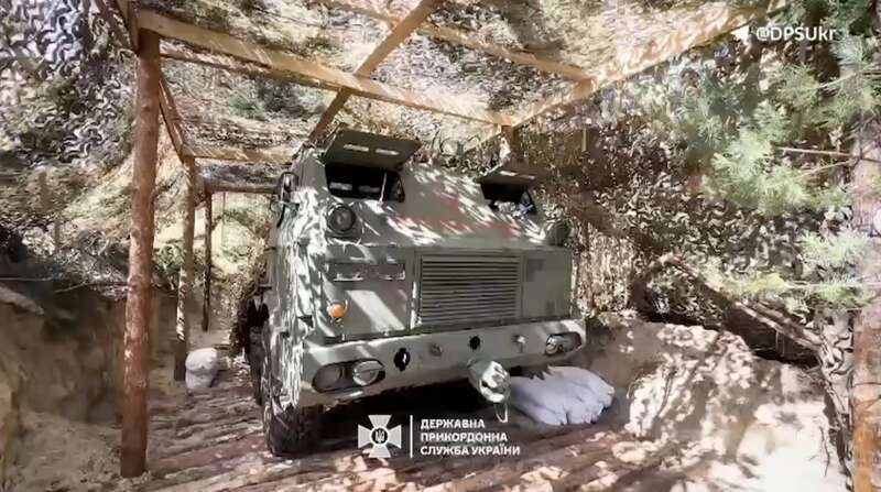 Беспощаден к врагам: пограничники показали, как Vampire бьет окупантов на передовой. Видео dqxikeidqxiqqeant