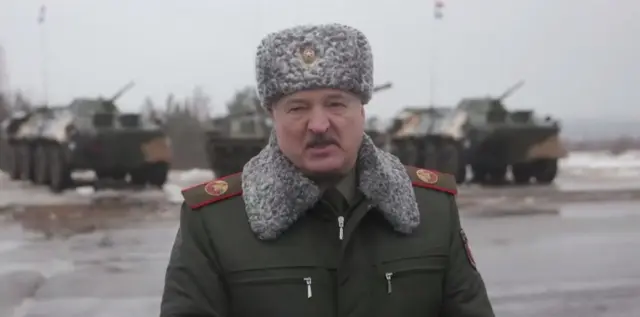 Лукашенко, военная форма