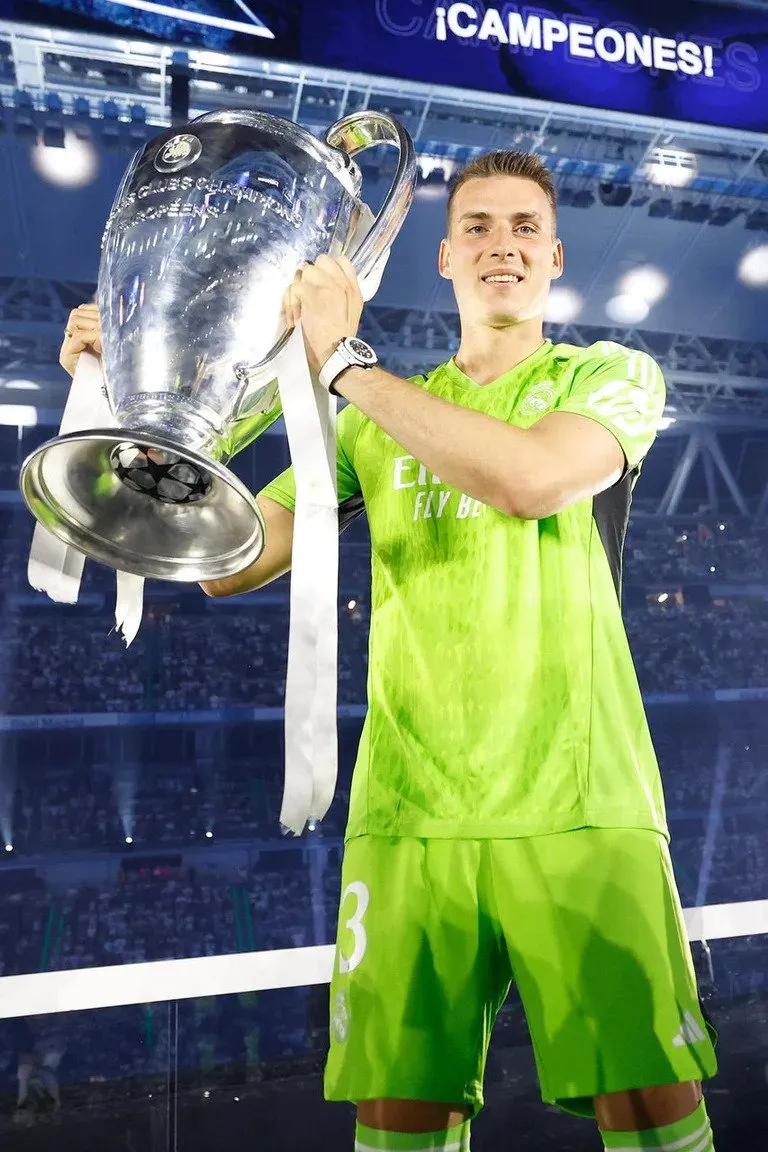 Холодные отношения: СМИ раскрыли новые детали карьеры вратаря сборной Украины в dqxikeidqxiqxxant