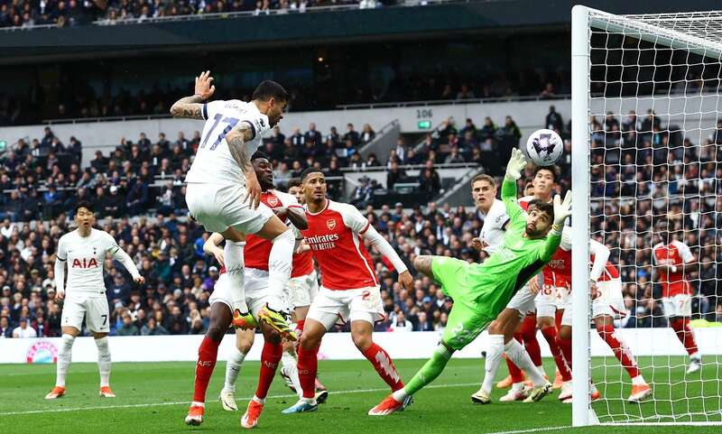 Холодные отношения: СМИ раскрыли новые детали карьеры вратаря сборной Украины в