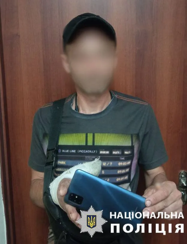 Приглашал прохожих на застолье, а затем грабил: в Киеве задержали рецидивиста. Фото dqxikeidqxiqxxant