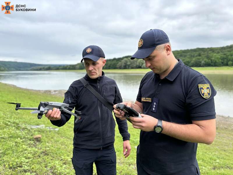 На Буковині третю добу тривають пошуки 15-річного хлопця, який зник у Дністрі: деталі трагедії. Фото