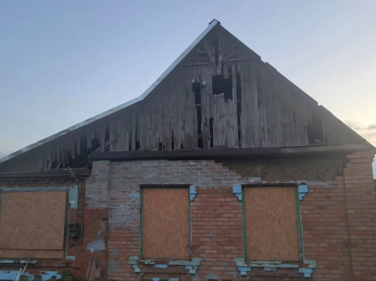 The occupiers hit Nikopol with artillery and kamikaze drones: private houses were damaged. Photo