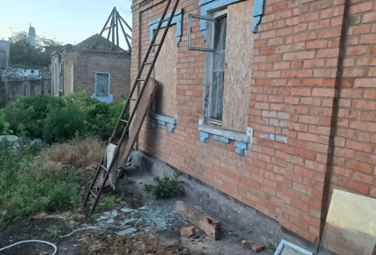 The occupiers hit Nikopol with artillery and kamikaze drones: private houses were damaged. Photo