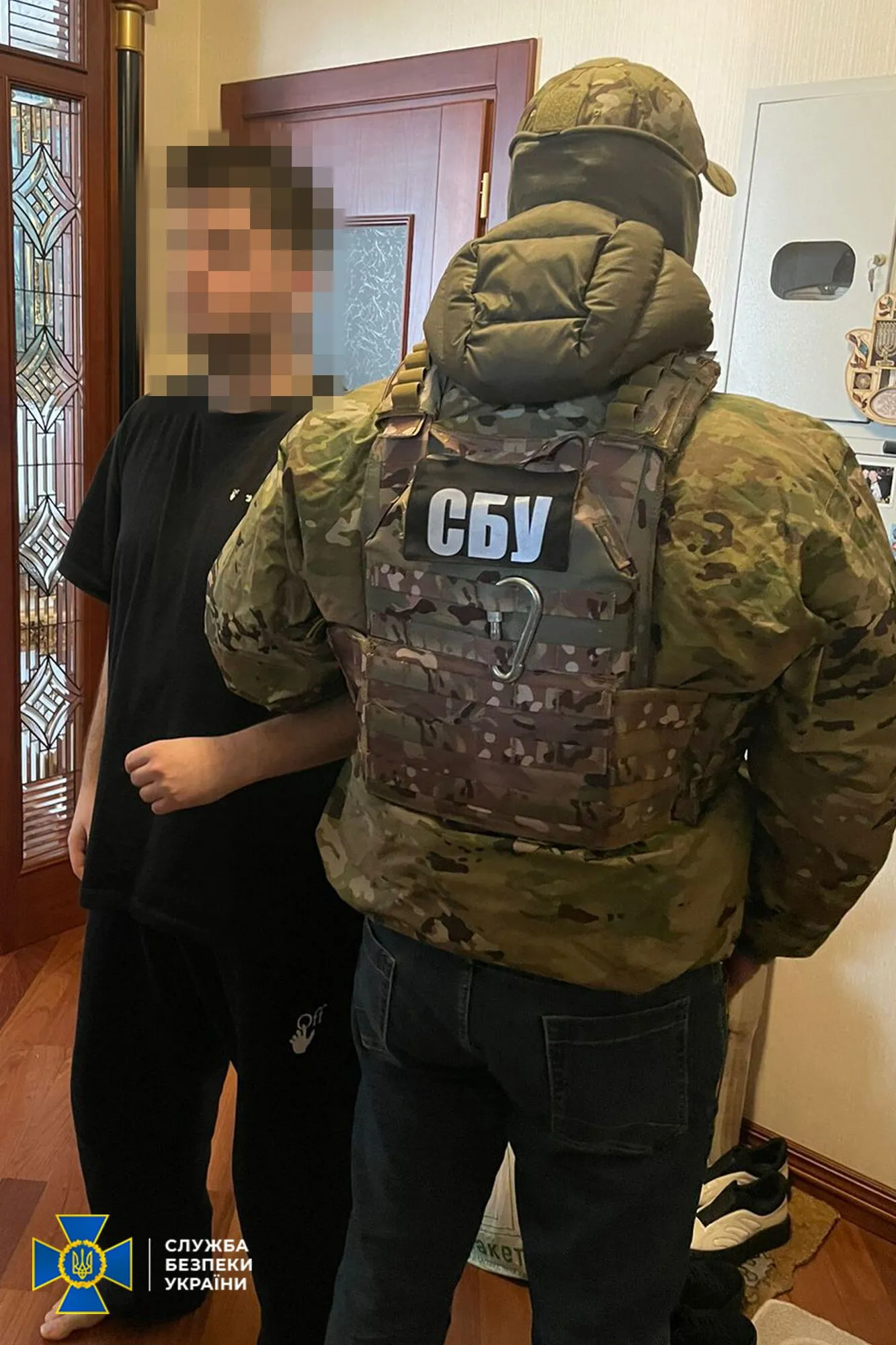 Вигукував гасла кадировців на вечірці: правоохоронці повідомили про підозру мешканцю Києва. Фото dqxikeidqxiqqeant