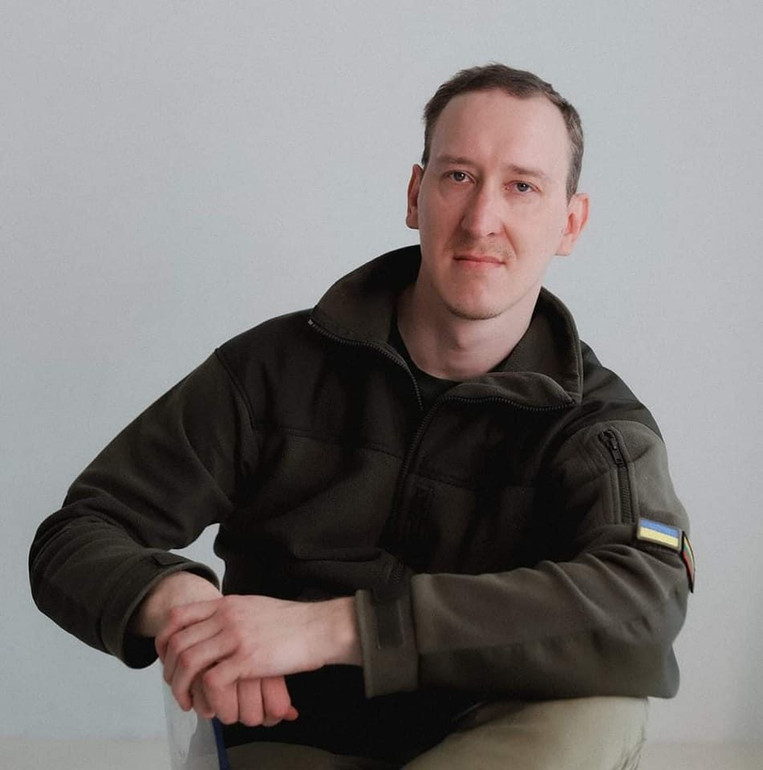 Донедавна чоловік очолював благодійний фонд Bonitatem, створений для підтримки України dqxikeidqxitkant