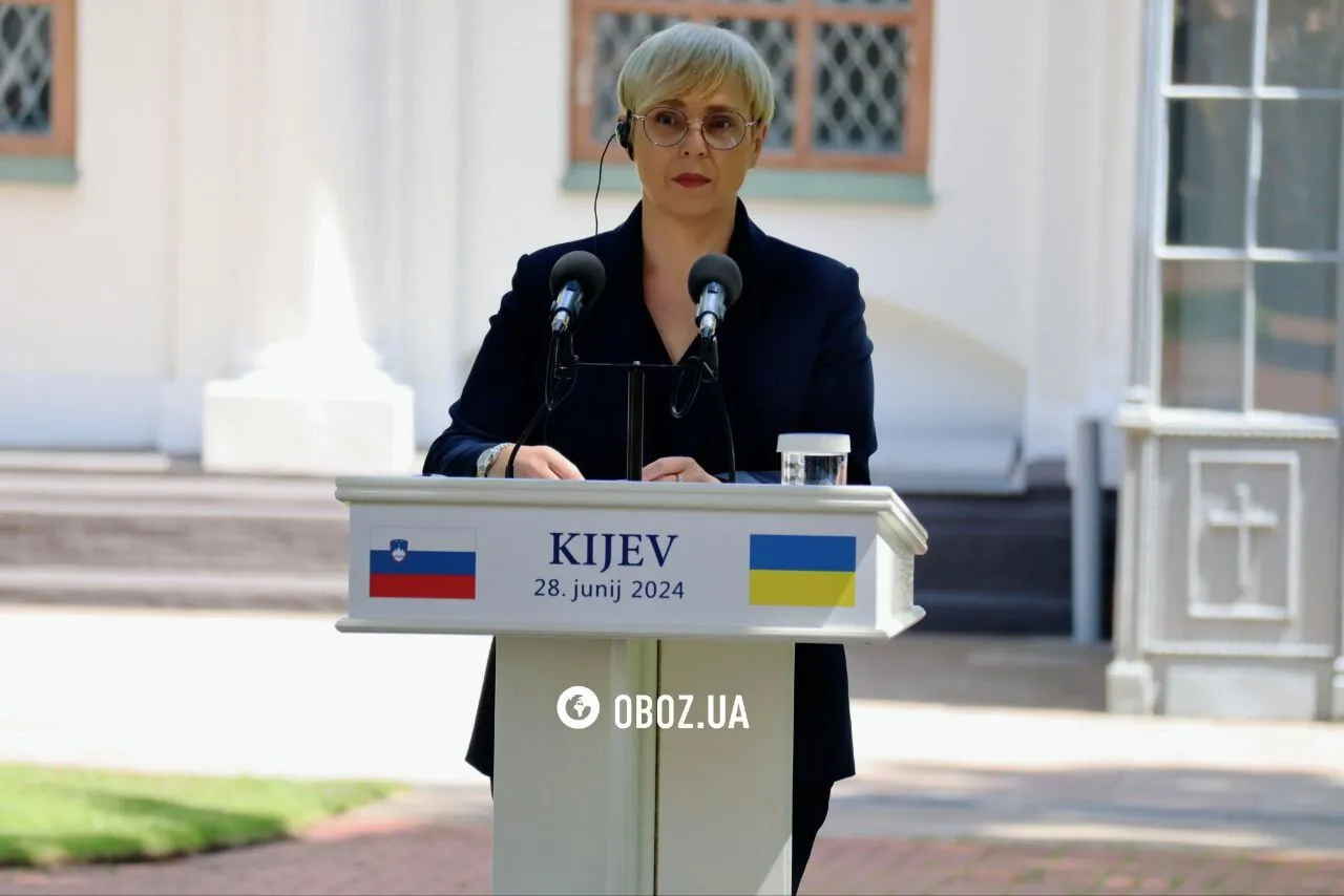 Президентка Словенії прибула з візитом до України та вшанувала пам’ять полеглих захисників. Відео