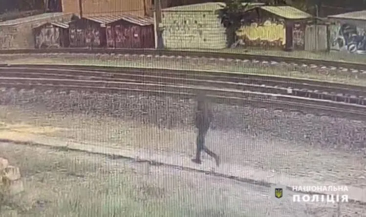 Завдав понад 20 ударів ножем: під Києвом затримали підозрюваного в убивстві жінки dqxikeidqxiqxxant