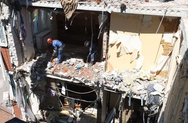 Россияне более 10 раз обстреляли Никопольщину: выгорело 2,5 га пшеницы, разрушения. Фото