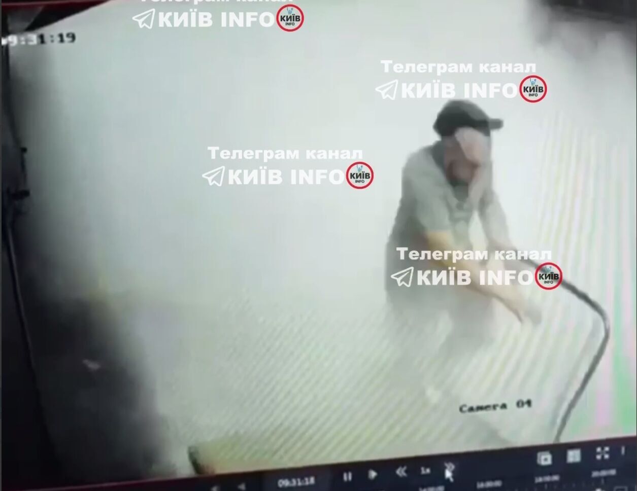 People ran away in panic: the moment rocket debris fell in Kyiv on July 8 was caught on video
