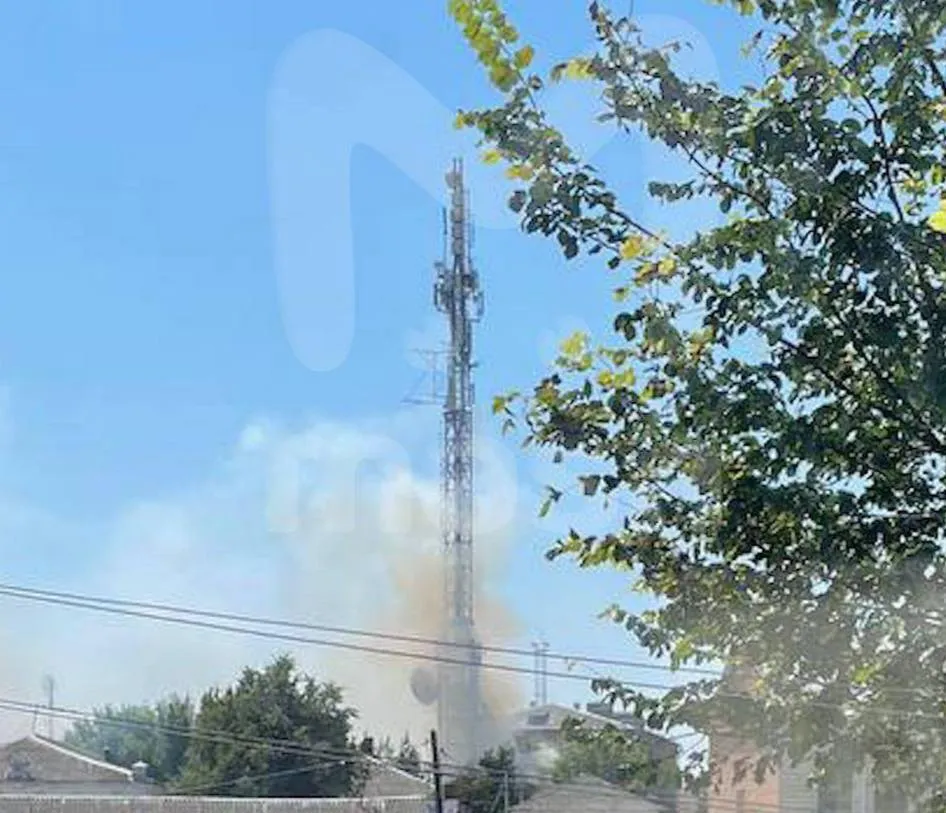 В Курской области РФ дроны атаковали телебашню, подстанцию и вокзал. Видео