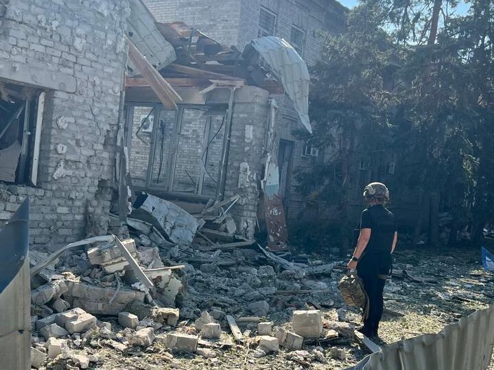 Війська РФ обстріляли Мирноград і Лиман: є жертва і поранені. Фото наслідків