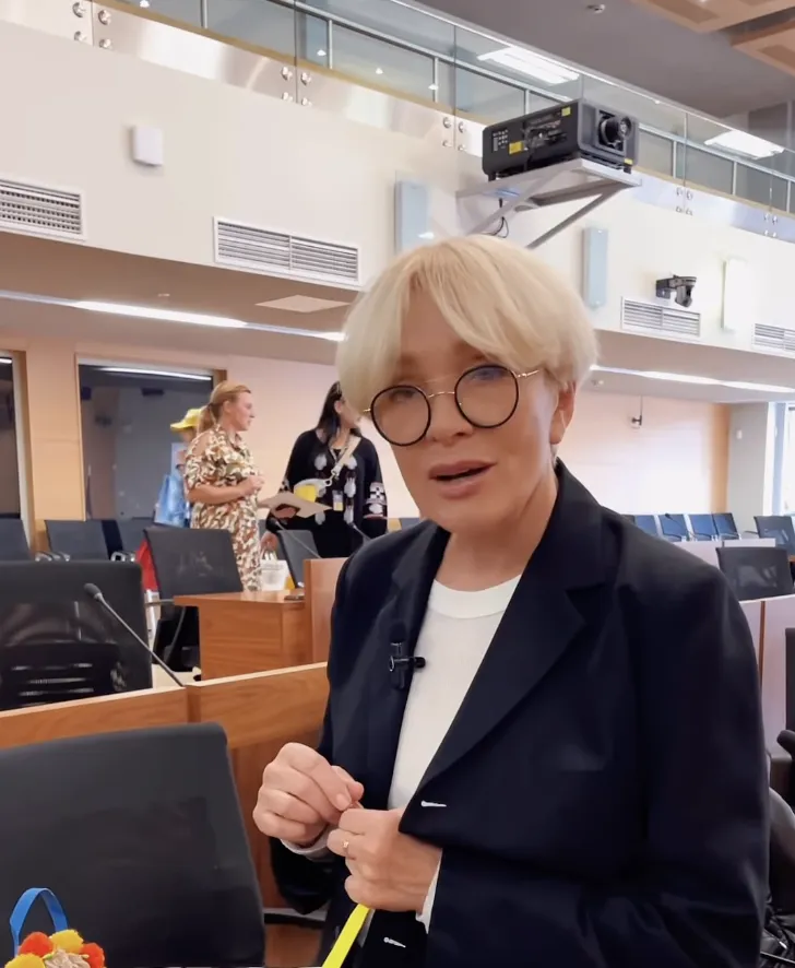 Лайма Вайкуле, которая открыто поддерживает ВСУ, спела по-украински и довела россиян до истерики