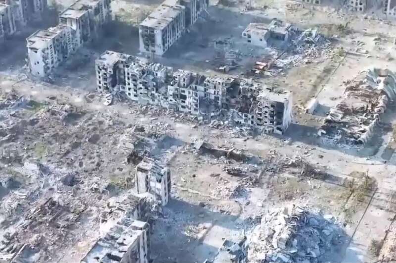 Окупанти перетворили Вовчанськ на Харківщині на руїни: з’явилося моторошне відео, зняте з висоти dqxikeidqxiqqeant