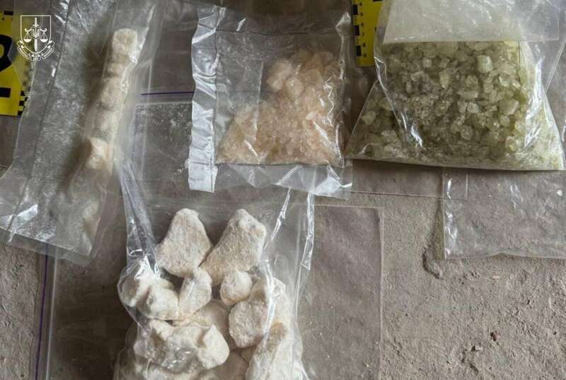 Задержали 14 наркодилеров и