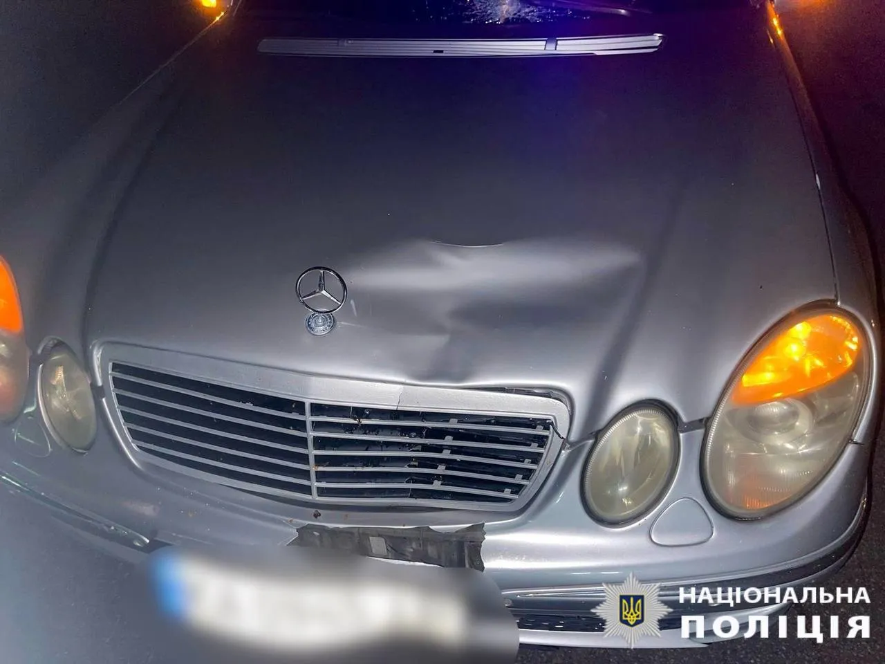 Під Києвом водій Mercedes збив на смерть пішохода: подробиці ДТП dqxikeidqxiqqeant