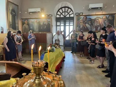 Без батька залишився п’ятирічний син: у Херсоні попрощались із загиблим на війні захисником. Фото