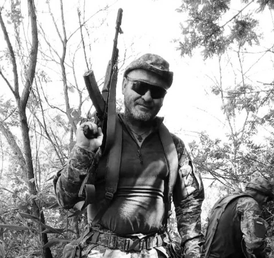 Віддав життя за Україну: на Хмельниччині попрощалися зі стрільцем, який загинув у боях на Запорізькому напрямку. Фото