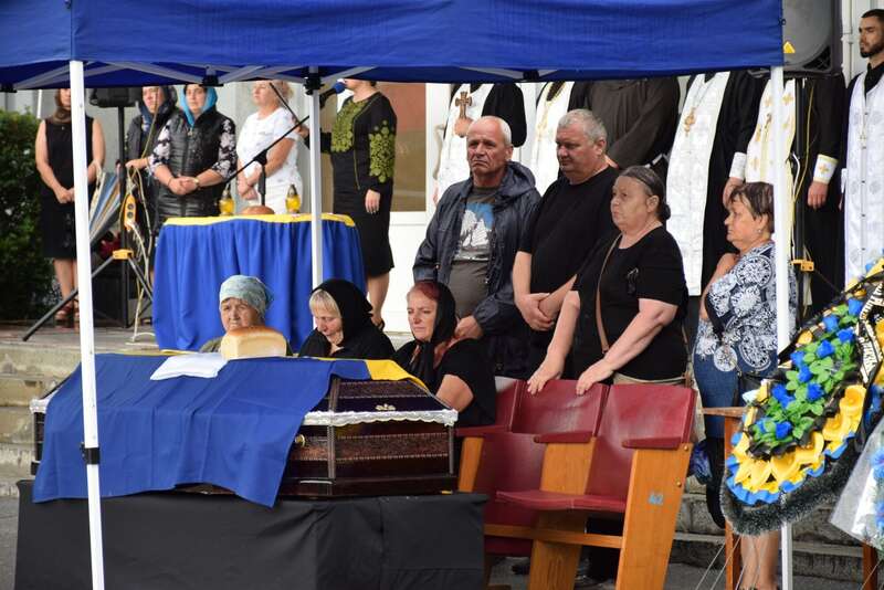 Отдал жизнь за Украину: в Хмельницкой области попрощались со стрелком, погибшим в боях на Запорожском направлении. Фото