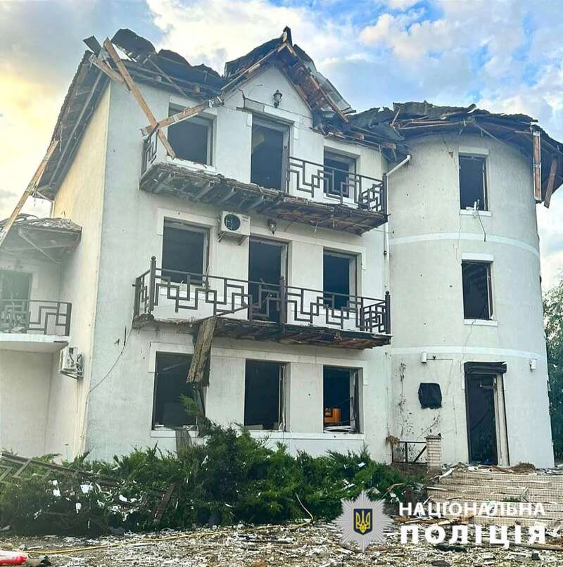 A drone hit the house of Russian opposition leader Ponomarev near Kiev: the politician received numerous injuries. Photo