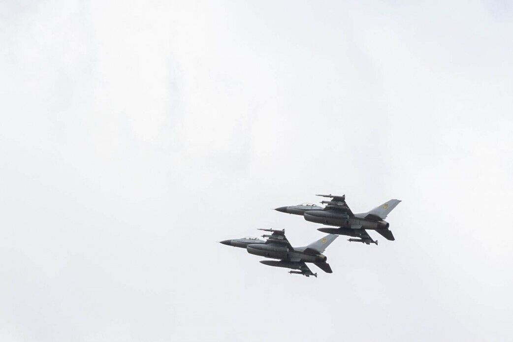 Зеленский: Украина ожидает дополнительное количество F-16 dqxikeidqxiqqeant