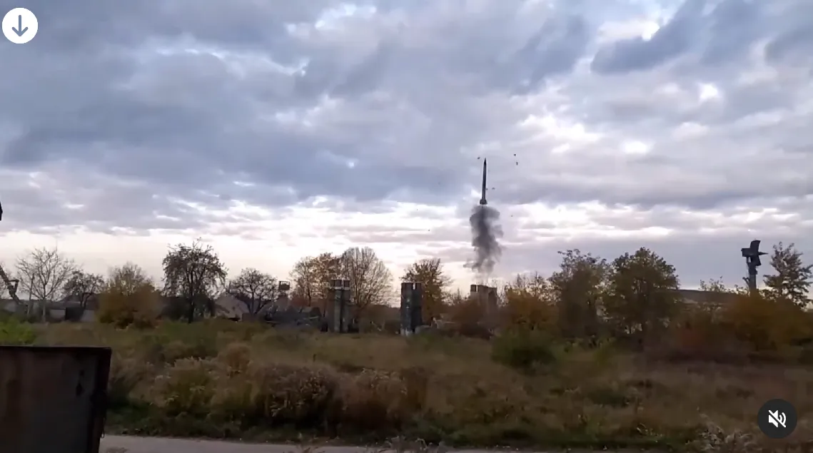 Украинские военные показали первое использование германской ЗРК Skynex. Видео