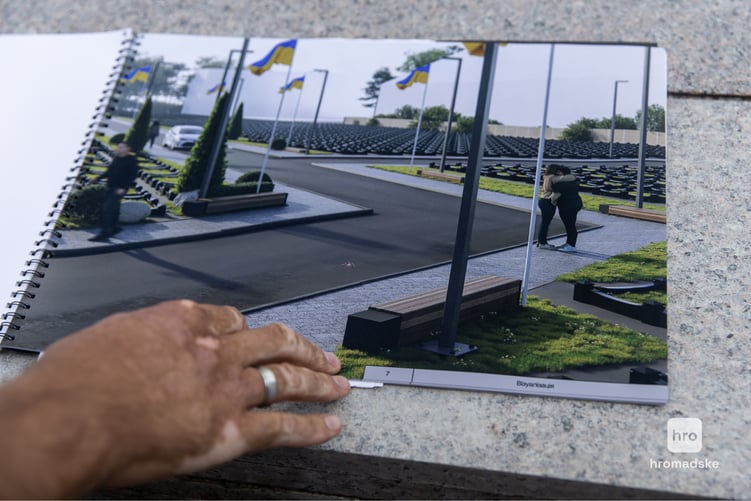 У Александра уже есть план мемориального парка, который будет прилегать к Берковецкому кладбищу