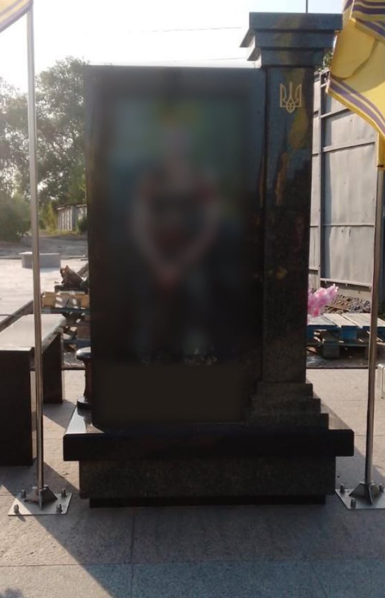 Варианты памятников, которые будут ставить