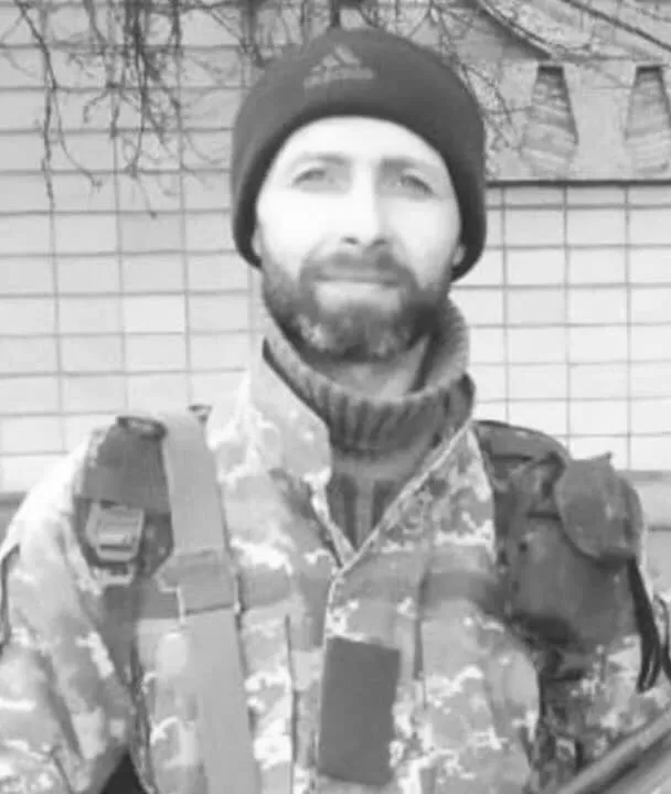 Був командиром стрілецького взводу: на Черкащині попрощалися з капітаном, який загинув у боях за Україну dqxikeidqxiqqeant