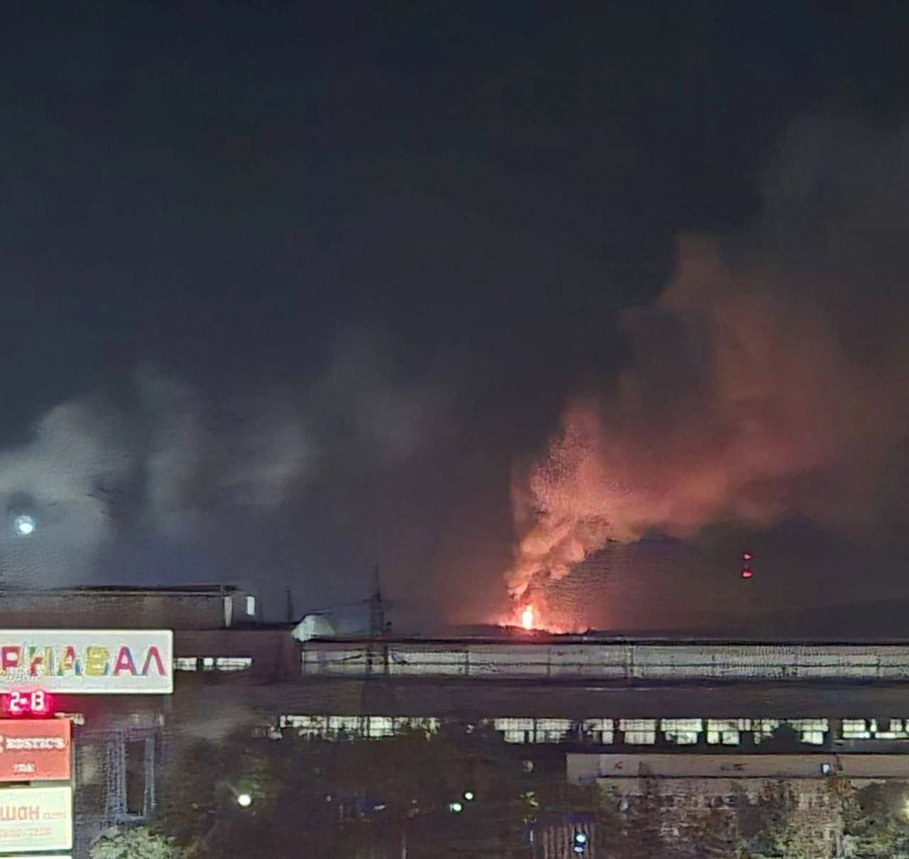 Єкатеринбург у вогні: в російському місті пролунала серія вибухів. Фото