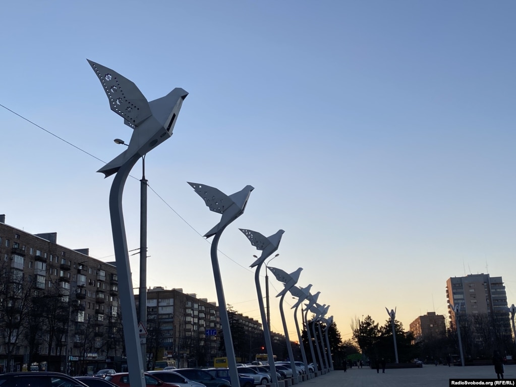 Площадь мира и свободы в Мариуполе, 2022 год